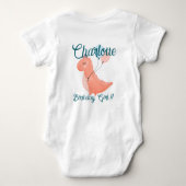 ベイビーディノの誕生日パーティー ベビーボディスーツ (裏面)