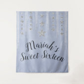 ベイビーブルー＆シルバーのグリッター星のスイート16パーティー タペストリー (正面)