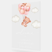 ベイビーベア、ピンクの風船、ファーストバースデーウェルカム アクリルサイン (傾斜)