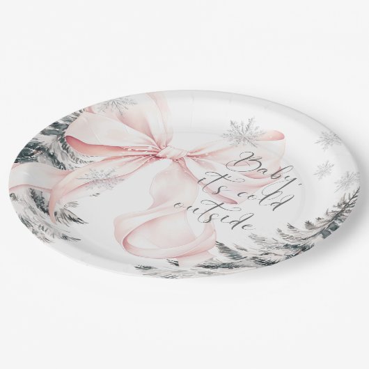 『ベイビー・イッツ・コールド・アウトサイド』ピンクの弓のベイビーシャワー ペーパープレート (アングル)