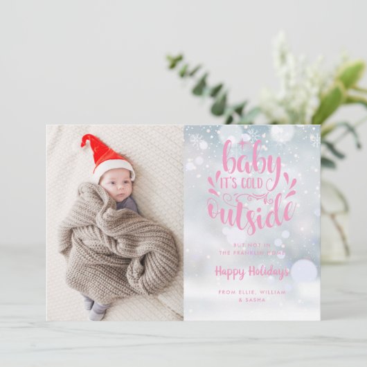 『ベイビー イッツ コールド アウトサイド』ピンク ガール ホリデー 誕生 案内状 (スタンド正面)