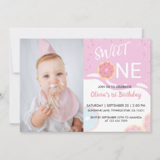 ベイビー スプリンクル ピンク スイート ワン 女の子の1歳の誕生日 招待状