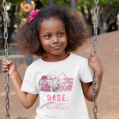 ベイビー。俺の誕生日だ!プールパーティーガール Tシャツ