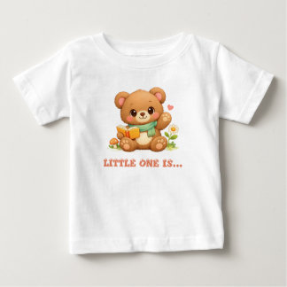 ベイビーTシャツ Little One Is|おとぎ話の本を読むくま ベビーTシャツ