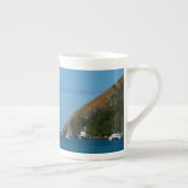 ベイホワイトとブルーの帆船航海の ボーンチャイナマグカップ (右)