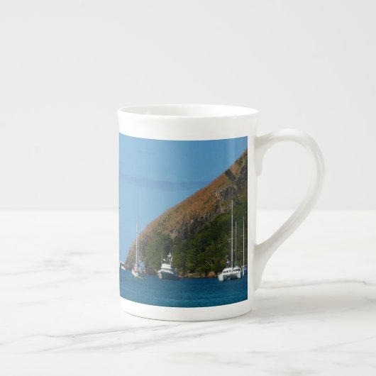 ベイホワイトとブルーの帆船航海の ボーンチャイナマグカップ (右)