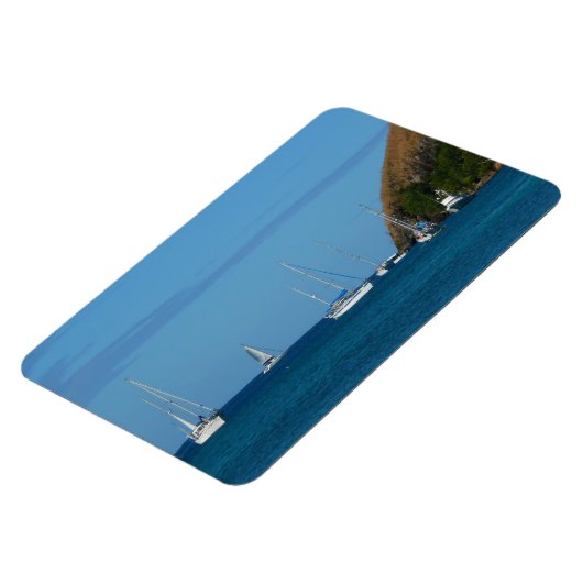 ベイホワイトとブルーの帆船航海の マグネット (左側)