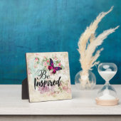 ベインスパイア引用文&ピンクバタフライヴィンテージコラージュ フォトプラーク (インサイチュ)