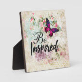 ベインスパイア引用文&ピンクバタフライヴィンテージコラージュ フォトプラーク (正面)