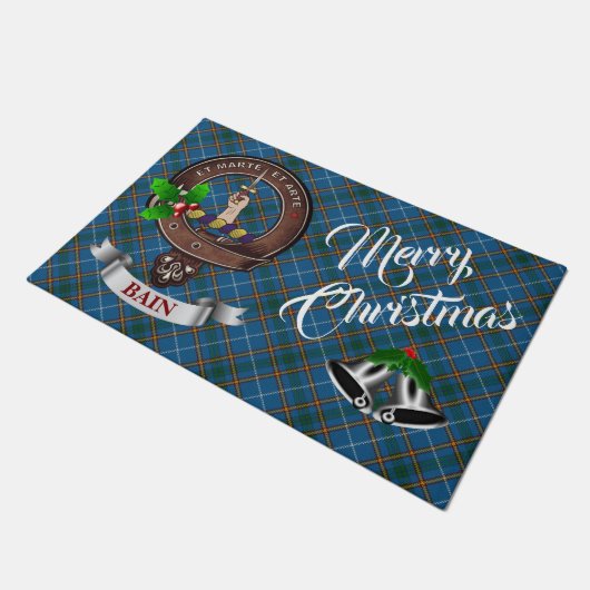 ベインバッジ&タータンチェックパーソナライズされたシルバーベルクリスマス ドアマット (アングル)