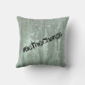 ベザチェンジガンジー感動的引用文 クッション (裏面)