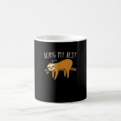 ベストを尽くすナマケモノTシャツ コーヒーマグカップ (中央)
