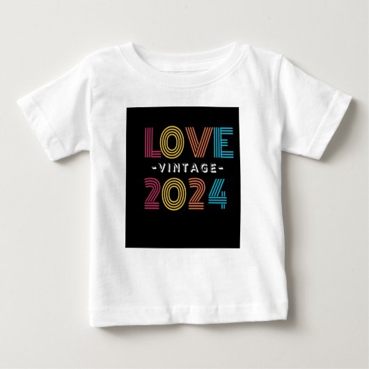 ベストセラーのラブ 2024 Tシャツ - 大胆なハートデザイン (正面)