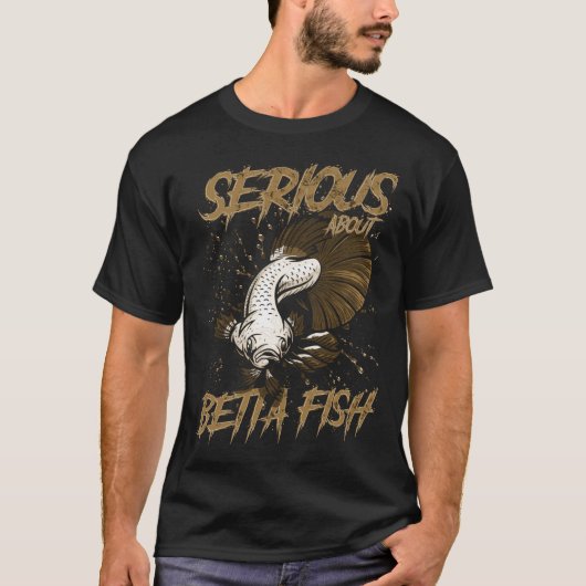 ベタの熱帯魚飼育に真剣 Tシャツ (正面)