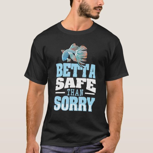 ベタ用語の安全第一駄洒落 ベタ飼育の達人のため Tシャツ (正面)