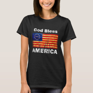 ベッツィロス国旗1776革命戦争の神Bless A Tシャツ