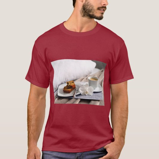 ベッドでコーヒーと朝食 Tシャツ (正面)