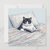 ベッドで本を読む猫 招待状 (正面)
