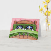 ベッドのネズミは挨拶状-猫のあります カード (黄色い花)