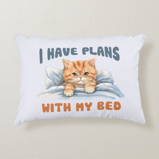 ベッドの予定がある – Cozy Orange Cat アクセントクッション (正面)