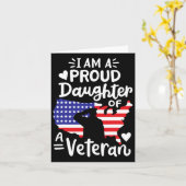 ベテランの父の日の誇りある娘 カード (黄色い花)