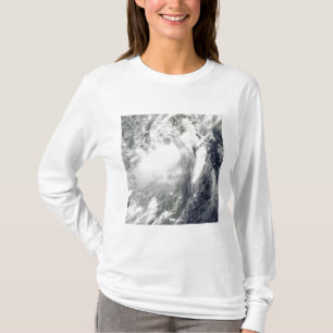 ベトナムに近づく熱帯嵐Conson Tシャツ