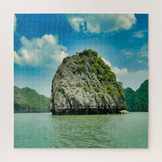 ベトナムのハロン湾にある岩の島 ジグソーパズル (縦)