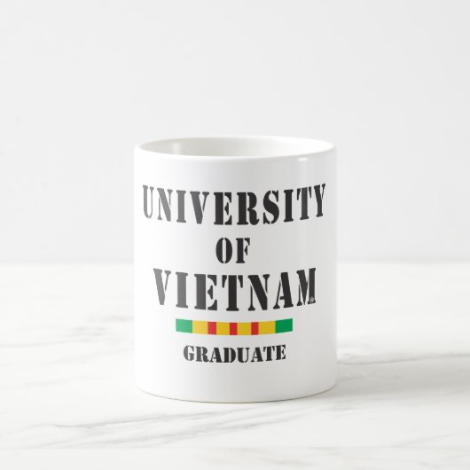 ベトナムの大学院のステンシルの大学 コーヒーマグカップ (中央)