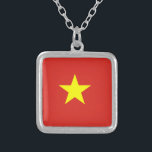 ベトナムの旗 シルバープレートネックレス<br><div class="desc">ベトナムの旗は分野の星です。 旗の使用された色は黄色い赤です。 ベトナムの旗の割合は2です: 3。 ベトナムの旗は1945年に採用されました。</div>
