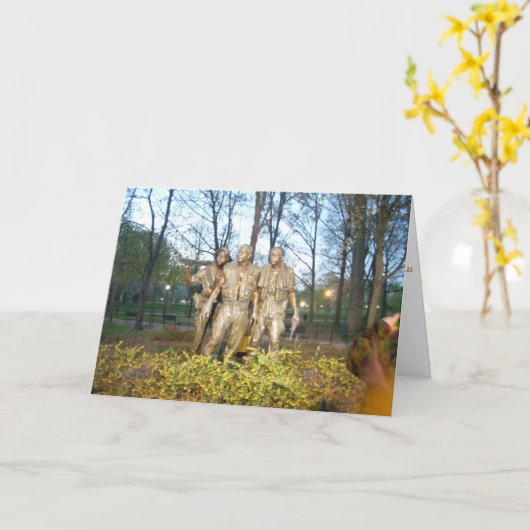 ベトナムの退役軍人のための復員軍人の日の挨拶 カード (黄色い花)