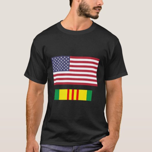 ベトナムサービスリボンの上のアメリカ国旗 Tシャツ (正面)
