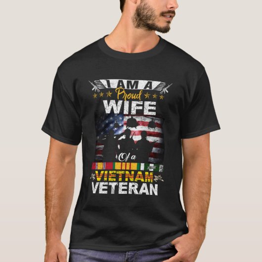 ベトナム帰還兵の妻 アメリカ国旗 愛国心 Tシャツ (正面)