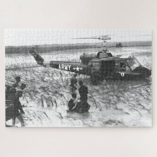ベトナム戦争時代のUH-1 ヒューイ ヘリコプター ジグソーパズル