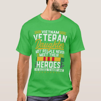 ベトナム退役軍人の娘 ほとんどの人 レトロ Tシャツ