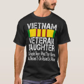 ベトナム退役軍人娘が私のヒーローに育った Tシャツ (正面)