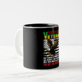 ベトナム退役軍人我々は常に最高のこのCoになる ツートーンマグカップ (正面左)