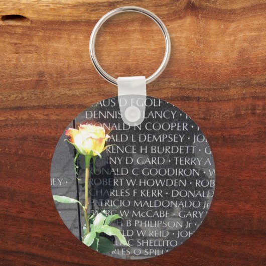 ベトナム退役軍人記念館 キーホルダー (正面)