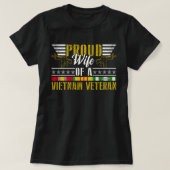 ベト誇りを持ったナム退役軍人の妻誇りを持った| Vietnam Vet Tシャツ (デザイン正面)