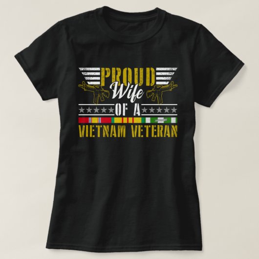 ベト誇りを持ったナム退役軍人の妻誇りを持った| Vietnam Vet Tシャツ (デザイン正面)