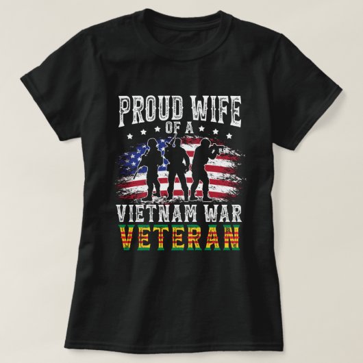 ベト誇りを持ったナム退役軍人の妻誇りを持った| Vietnam Vet Tシャツ (デザイン正面)