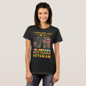 ベト誇りを持ったナム退役軍人国旗アメリカ合衆国の兄 Tシャツ (正面フル)