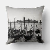 ベニスのゴンドラ(黒と白) クッション (裏面)