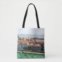 ベニスイタリアの巡航の地中海のな建築