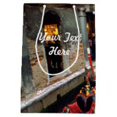 ベニス風運河のゴンドラ ミディアムペーパーバッグ (裏面)