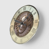 ベニス、イタリア (IT)-神秘的なカーニバルのマスク ラウンド壁時計 (傾斜)