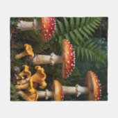 ベニテングタケの森の植物画 フリースブランケット (正面(横))