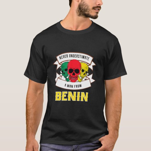 ベニン過小評価するな Tシャツ (正面)