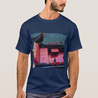 ベネチアの海岸風贅沢ゴンドラ Tシャツ