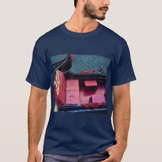 ベネチアの海岸風贅沢ゴンドラ Tシャツ (正面)