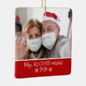 ベビーおもしろい外でCovidの写真スノーフレーク赤 セラミックオーナメント (右)